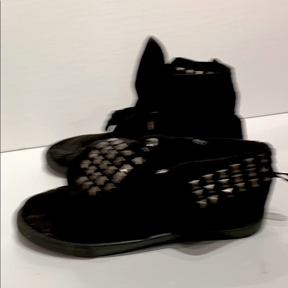 💜 SALE 2/$15 💜  Black Sneakers w/ studs!!! - Picture 4 of 5